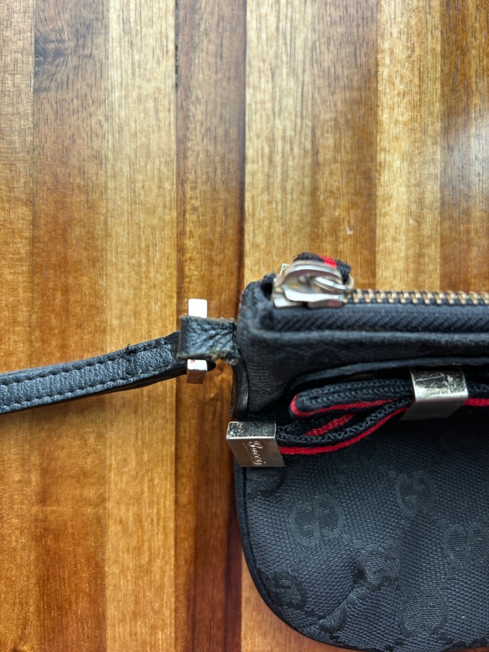 Vintage Gucci Black GG Wristlet Wallet – Authentic Designer Find - Picture 5 of 9